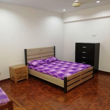 Sweethome For Travelers เซเรมบัน ภายนอก รูปภาพ